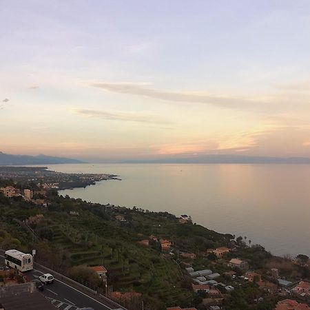 Апартаменти Il Balcone Di Galatea Ачиреале Екстер'єр фото